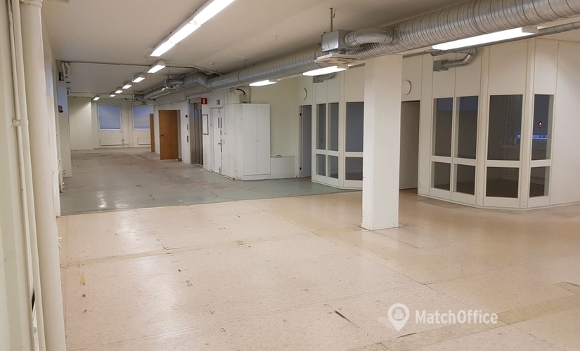 Lagerlokal(Yta:341 m²) för uthyrning i Sundbyberg, Ursviksvägen 127, 174 46 Solna. Lång- och korttidsuthyrning | MatchOffice.se