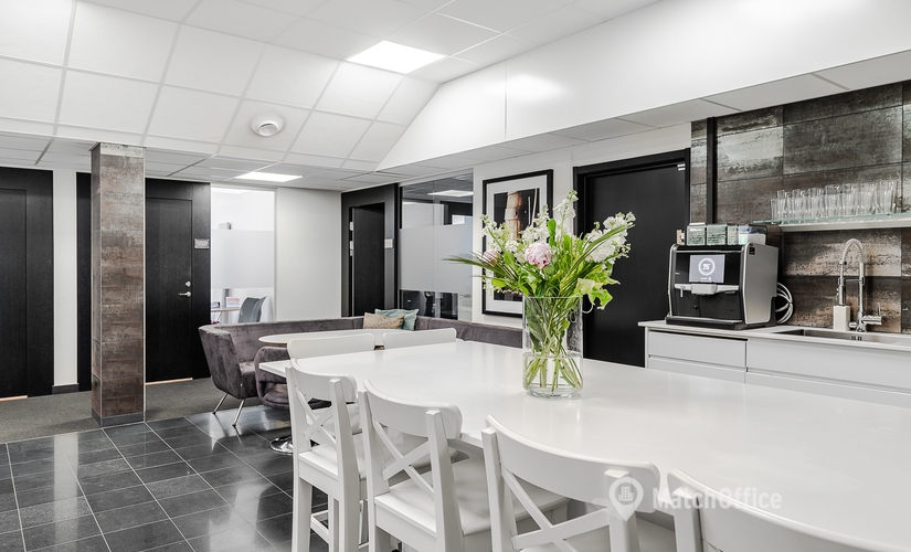 Kontorshotell(Yta:10 m²) att hyra i Hammarby Fabriksväg 23, 120 30 Södermalm. Fullt utbud av faciliteter | MatchOffice.se