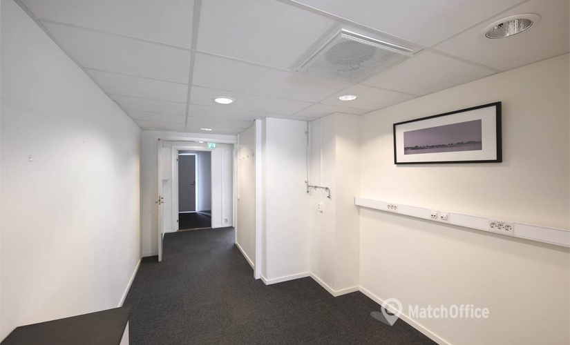 103 m² Business park property for rent in Stockholm Soderort, Handenterminalen 2 (136 40) - 1 | MatchOffice.com