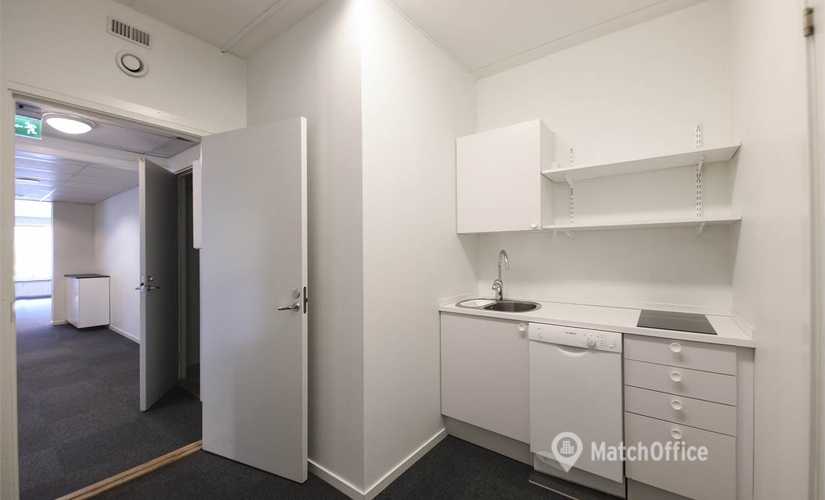 Kontorshotell(Yta:103 m²) för uthyrning i Handenterminalen 2, 136 40 Haninge. Fullt utbud av faciliteter | MatchOffice.se