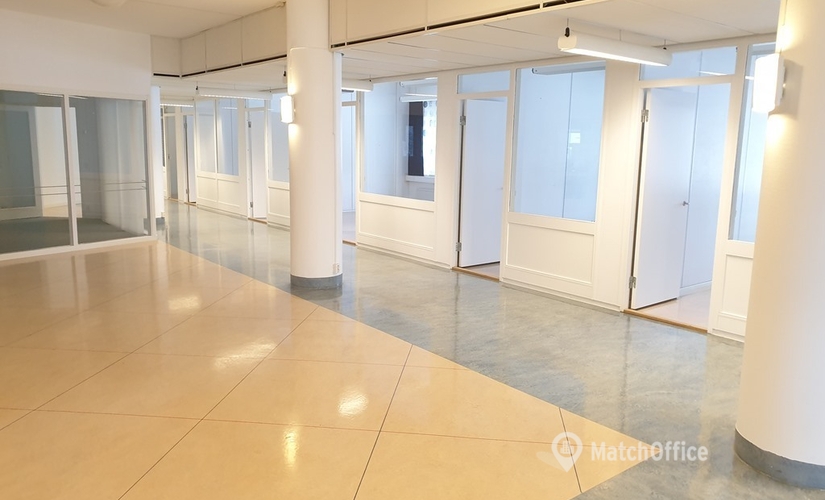 Lager(Yta:600 m²) att hyra i Stormbyvägen 6, 163 55 Norrmalm. Bra läge | MatchOffice.se