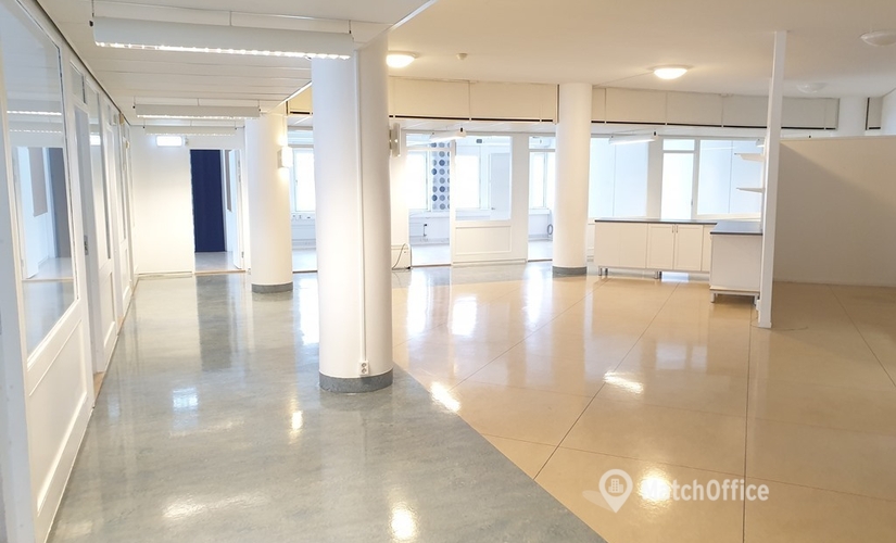 Industrilokal(Yta:600 m²) att hyra i Stormbyvägen 6, 163 55 Norrmalm. Lång- och korttidsuthyrning | MatchOffice.se