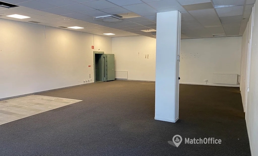 Butikslokal(Yta:230 m²) att hyra i Hässelby torg 20, 165 55 Vällingby. Lång- och korttidsuthyrning | MatchOffice.se