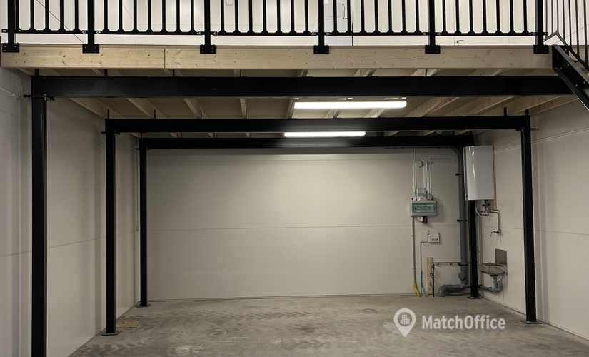 Lagerlokal(Yta:104 m²) att hyra i Kranbalksgatan 4, 721 38 Västerås. Inga extra avgifter | MatchOffice.se