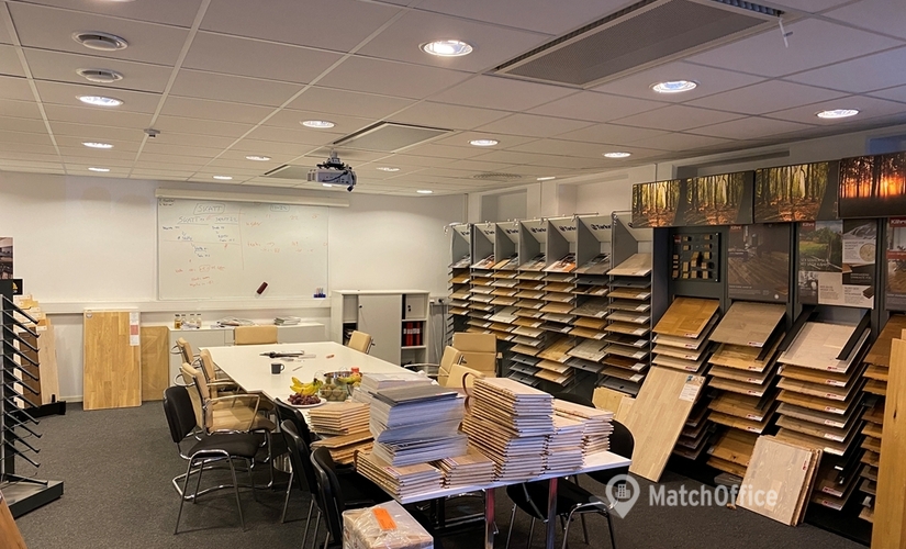 Butik(Yta:1445 m²) att hyra i Lerkrogsvägen 21, 126 79 Hägersten. Bra läge | MatchOffice.se