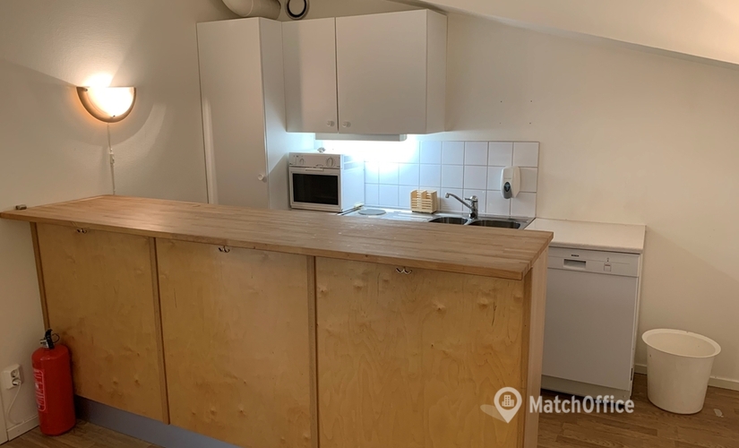 Kontorsrum(Yta:150 m²) att hyra i Sjöuddevägen 2, 352 46 Växjö. WiFi-anslutning ingår | MatchOffice.se