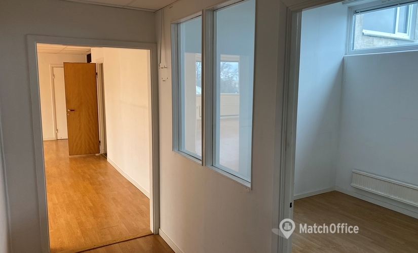 Kontorsutrymme(Yta:200 m²)	för uthyrning i Ursviksvägen 127, 174 46 Sundbyberg. Bra läge | MatchOffice.se