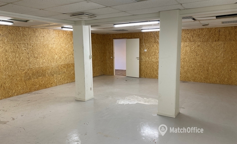 Lagerlokal(Yta:156 m²) för uthyrning i Lunda, Domnarvsgatan 11, 163 53 Spånga. Lång- och korttidsuthyrning | MatchOffice.se