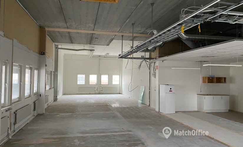 Lagerutrymme(Yta:160 m²) för uthyrning i Gunnebogatan 32, 163 53 Spånga. Inga extra avgifter | MatchOffice.se																	