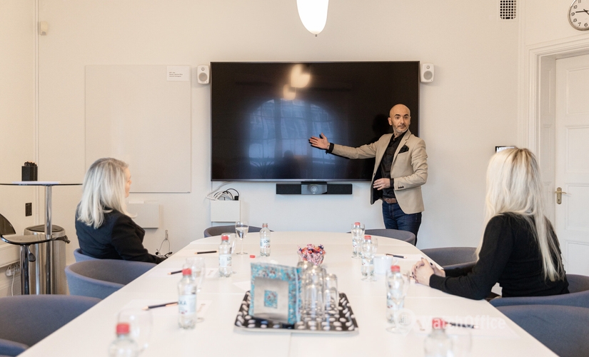 Flexibel arbetsplats(Yta:80 m²) att hyra i Stockholm, Artillerigatan 6, 114 51 Östermalm. Inga extra avgifter | MatchOffice.se