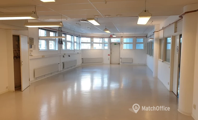 600 m² Office warehouse up for rent in Norrmalm, Stormbyvägen 6 (163 55) - 2 | MatchOffice.com