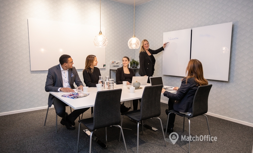 Flexibel arbetsplats(Yta:4 m²) att hyra i Solna, Stjärntorget 2, 169 79 Solna. Fullt utbud av faciliteter | MatchOffice.se