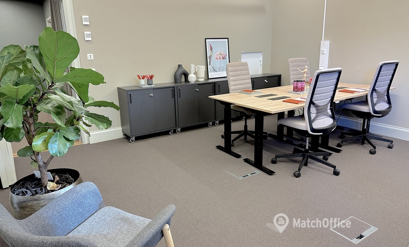 Kontorsutrymme(Yta:36 m²) att hyra i Vasagatan 28, 111 20 Norrmalm. WiFi-anslutning ingår | MatchOffice.se