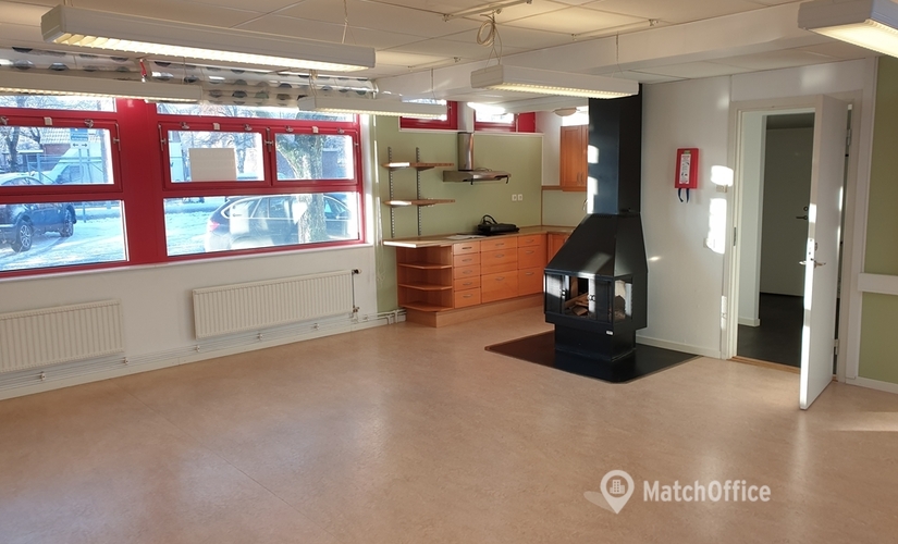 Verkstad(Yta:2830 m²) för uthyrning i Stormbyvägen 6, 163 55 Norrmalm. Endast från verifierade hyresvärdar | MatchOffice.se