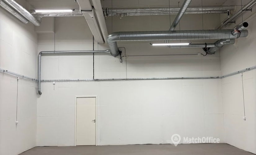 Verkstad(Yta:99 m²) för uthyrning i Arlandastad, Bristagatan 16C, 195 60 Sigtuna. Lång- och korttidsuthyrning | MatchOffice.se