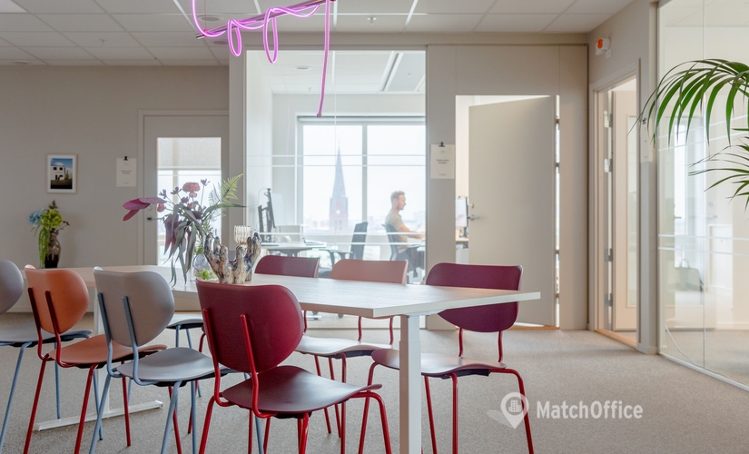 Coworking utrymme(Yta:100 m²) att hyra i Carlsgatan 12A, 211 20 Malmö Centrum. Inga extra avgifter | MatchOffice.se
