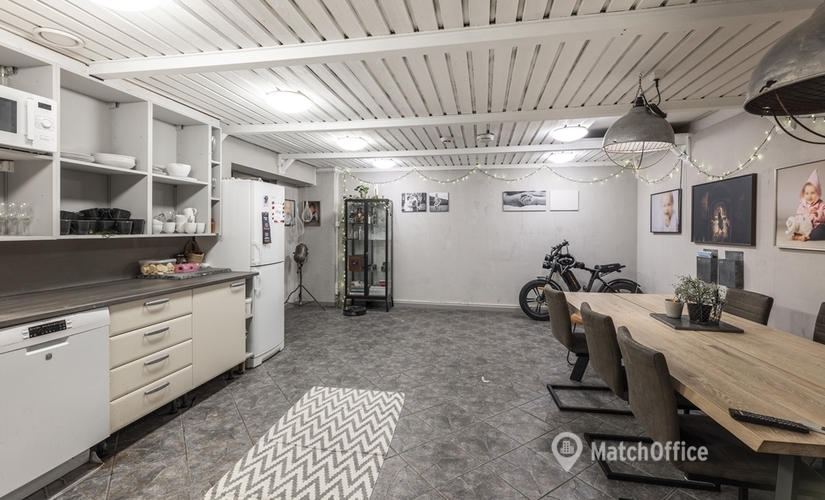 Verkstad(Yta:180 m²) att hyra i Mölndal, Södra Ågatan 18 B, 431 35 Mölndal. Lång- och korttidsuthyrning | MatchOffice.se																	