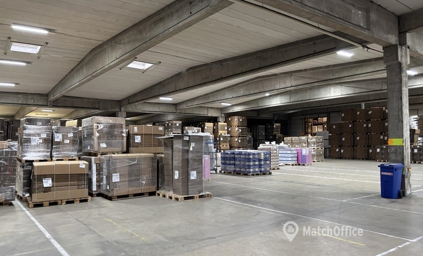 Verkstad(Yta:1156 m²) att hyra i Lunda, Domnarvsgatan 2D, 163 53 Kista. Bra läge | MatchOffice.se