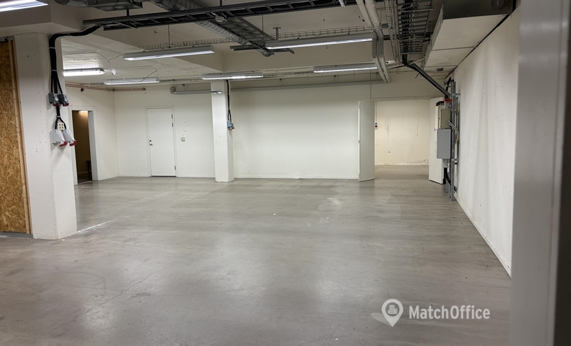 Industrilokal(Yta:459 m²) att hyra i Domnarvsgatan 4, 163 53 Kista. Endast från verifierade hyresvärdar | MatchOffice.se
