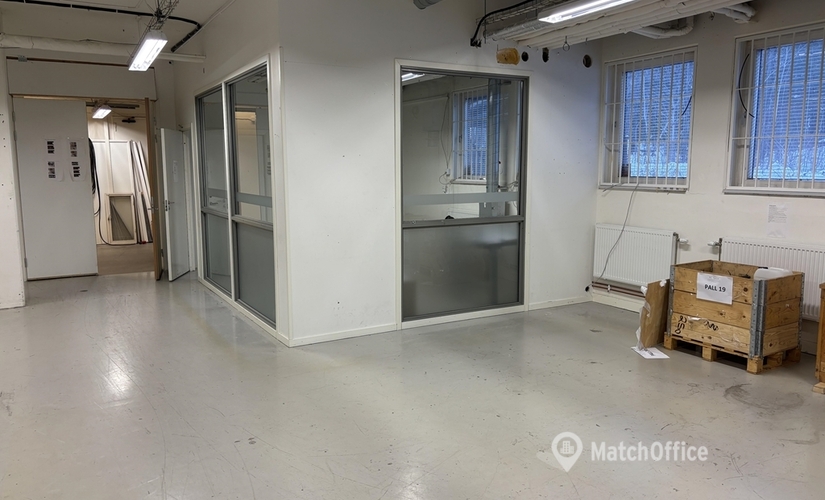 Industrilokal(Yta:459 m²) att hyra i Domnarvsgatan 4, 163 53 Kista. Bra läge | MatchOffice.se