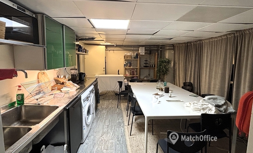 Lagerutrymme(Yta:510 m²) för uthyrning i Bredängstorget 1, 127 32 Skärholmen. Bra läge | MatchOffice.se																	