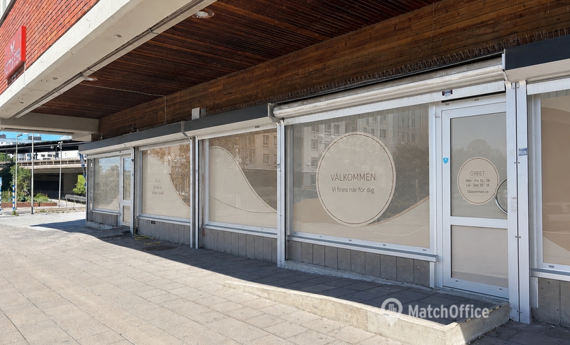 Butik(Yta:378 m²) att hyra i Bredängstorget 32, 127 32 Skärholmen. Bra läge | MatchOffice.se