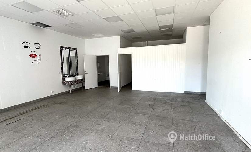 Butikslokal(Yta:378 m²) för uthyrning i Bredängstorget 32, 127 32 Skärholmen. Bra läge | MatchOffice.se