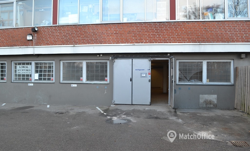 Industrilokal(Yta:250 m²) att hyra i Västra Hindbyvägen 14, 214 58 Fosie. Bra läge | MatchOffice.se