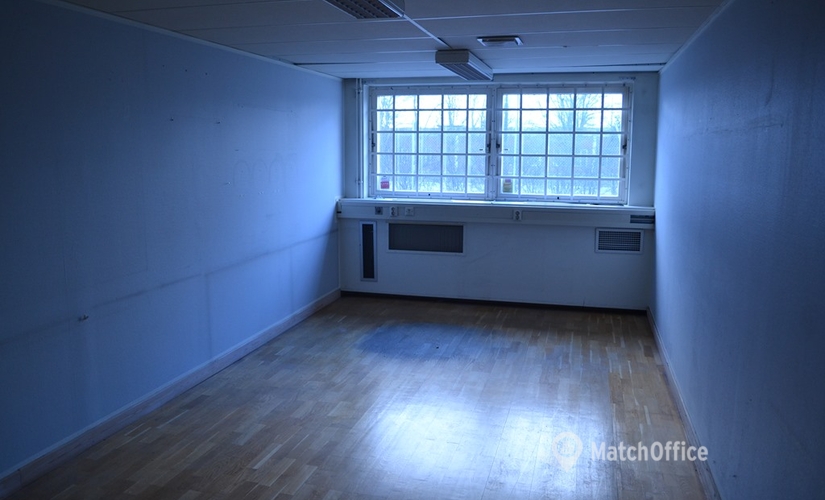 Lagerlokal(Yta:250 m²) för uthyrning i Västra Hindbyvägen 14, 214 58 Fosie. Inga extra avgifter | MatchOffice.se