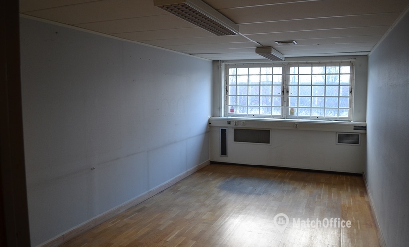 Lagerlokal(Yta:250 m²) att hyra i Västra Hindbyvägen 14, 214 58 Fosie. Inga extra avgifter | MatchOffice.se