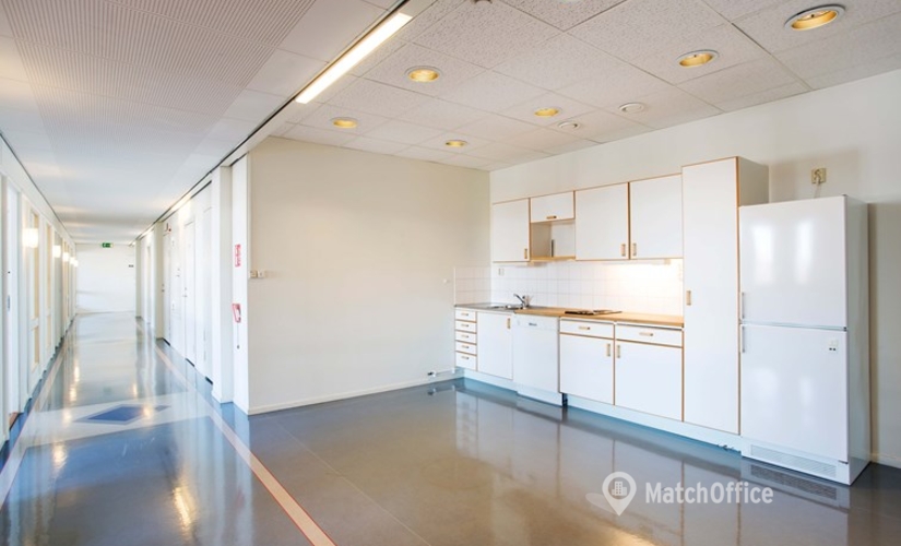 Kontorsutrymme(Yta:210 m²)	för uthyrning i Johanneslundsvägen 4, 194 61 Upplands Väsby. Handikappanpassad | MatchOffice.se