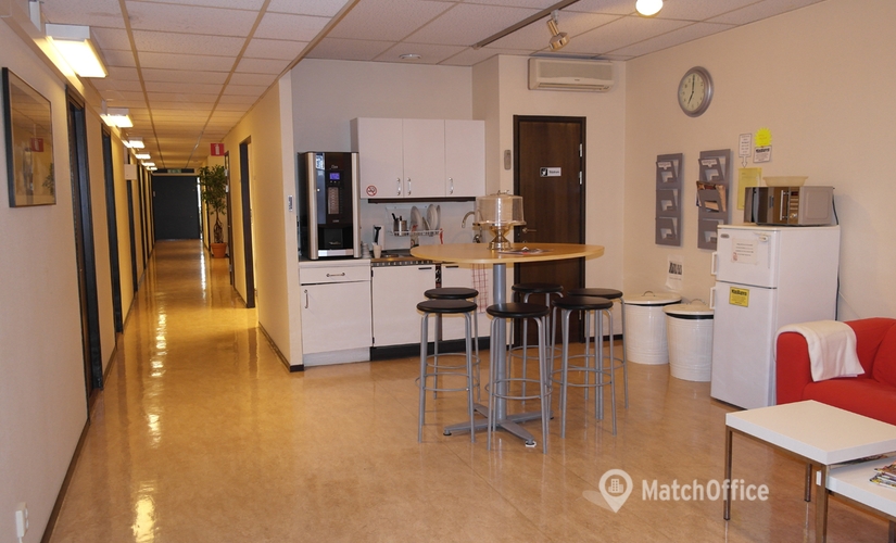 30 m² Företagshotell för uthyrning i Stockholm Söderort, Sadelmakarvägen 9 (146 33) - 3 | MatchOffice.se