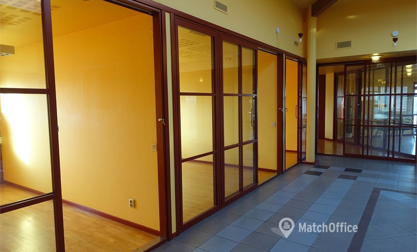 Kontorsplatser(Yta:520 m²) att hyra i Arlövsvägen 4, 21124 Malmö Norr. WiFi-anslutning ingår | MatchOffice.se