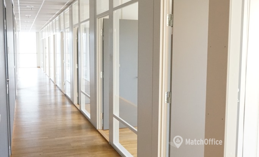 585 m² Commercial office up for rent in Kista, Kista, 164 74 - 3 | MatchOffice
