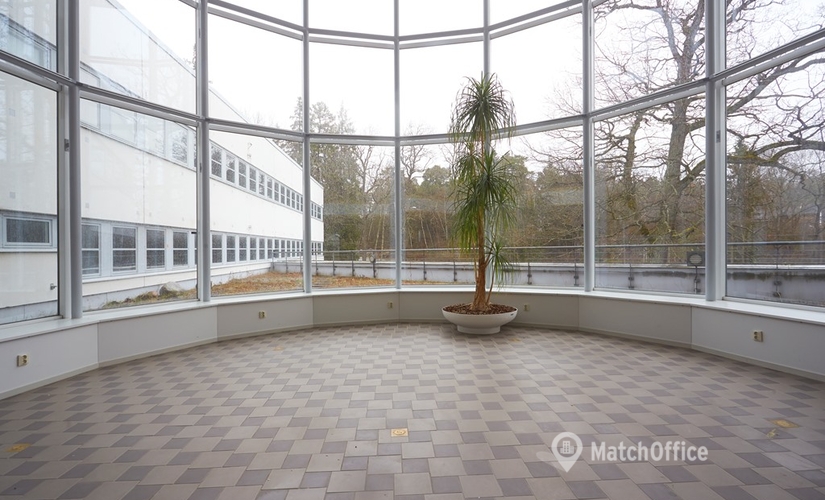 Kontorsplatser(Yta:2944 m²)	för uthyrning i Sollentuna, Sidensvansvägen 10, 192 55 Sollentuna. Lång- och korttidsuthyrning | MatchOffice.se