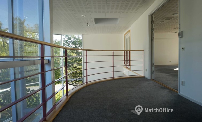 Kontorsplatser(Yta:2944 m²)	att hyra i Sollentuna, Sidensvansvägen 10, 192 55 Sollentuna. WiFi-anslutning ingår | MatchOffice.se