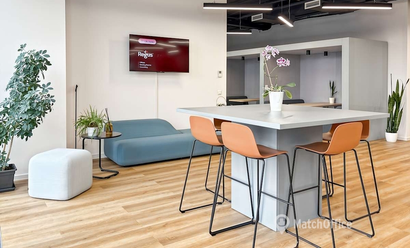 10 m² Shared workspace  in Bratislava, Metodova 8 (821 08) - 4 | MatchOffice.com