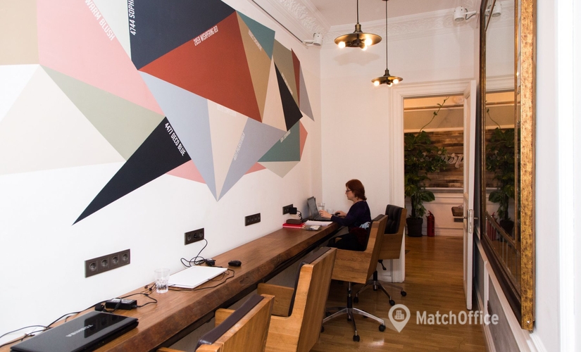Join suitable a 150 m² Coworking space  in Şişli, Nejat Eczacıbaşı Binası Sadi Konuralp Cd. (34398) - 1 | MatchOffice.com
