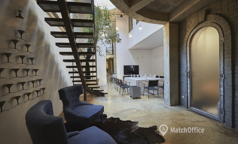 Конференц-зал Vozdvyzhens'ka Street 60 А,B 04071 Подільський район