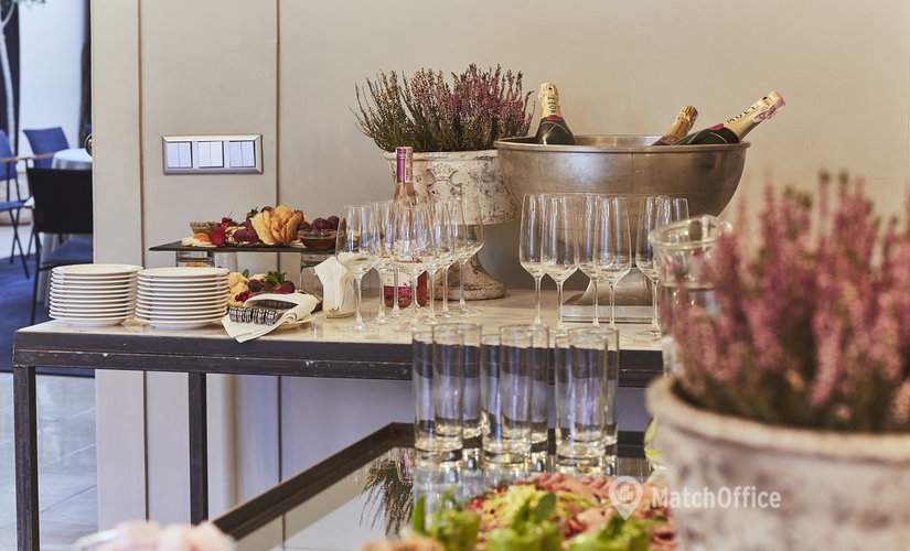 Book a 100 m² Convention center in Podolsky district, Vozdvyzhens'ka Street 60 A (04071) - 4 | MatchOffice
