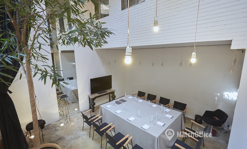 Конференц-зал Vozdvyzhens'ka Street 60 А,B 04071 Подільський район