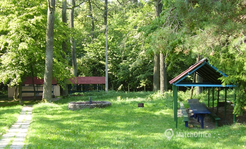 Бізнес-центр  вул. Санаторна, 2 35320 Рівненський район