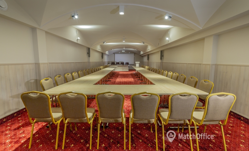 Book a 105 m² Conference hall in Полтава, вулиця Гоголя 33 (36011) - 2 | MatchOffice.com