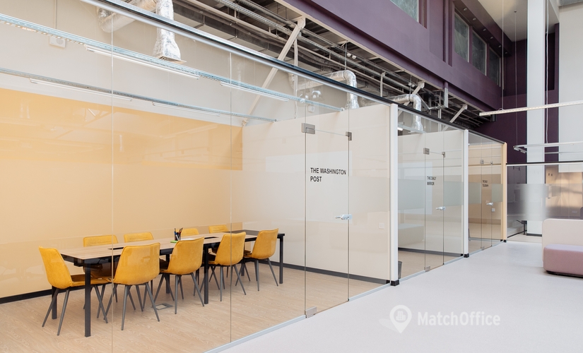 Explore comfortable a 600 m² Co-working in Kyiv, вулиця Попудренка 1А (02100) - 1 | MatchOffice