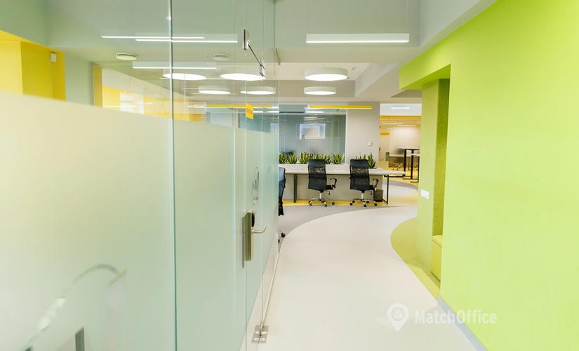 40 m² Coworking space  in Lviv, Viacheslava Chornovola Avenue 103 (79000) - 3 | MatchOffice.com