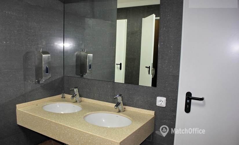 15 m² Shared office in Obolonskyi district, проспект Степана Бандери (02000) - 3 | MatchOffice