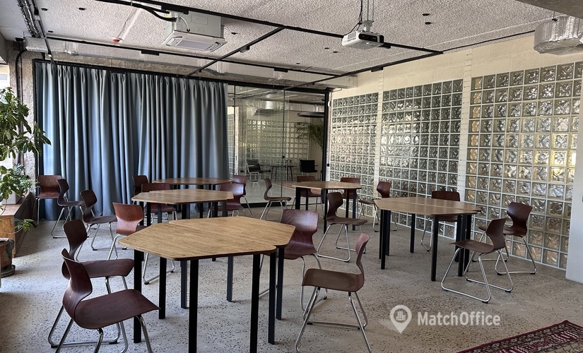 Meeting room in Ivano-Frankivsk, вулиця Вовчинецька 188 (76000) - 1 | MatchOffice