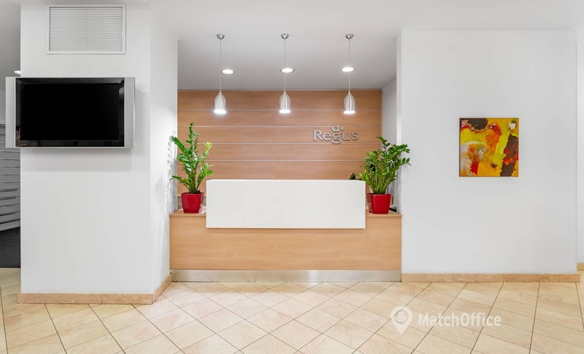 10 m² Shared workspace in Solomianskyi district, 4 Mykoly Hrinchenko Street (03680) - 1 | MatchOffice