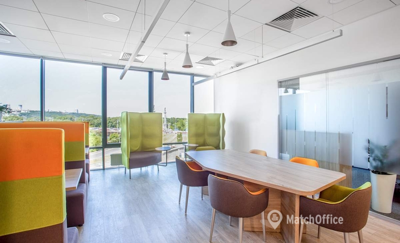 Коворкінг 1V Pavla Tychyny Avenue,Silver Breeze Centre,4th floor 02000 Київ