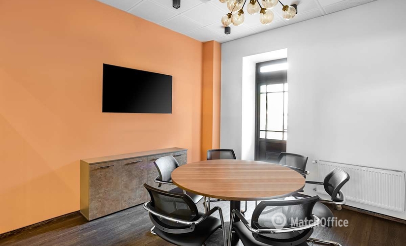 Коворкінг 28 Verhniy Val str.,Podil Heritage Cntr 04071 Подільський район